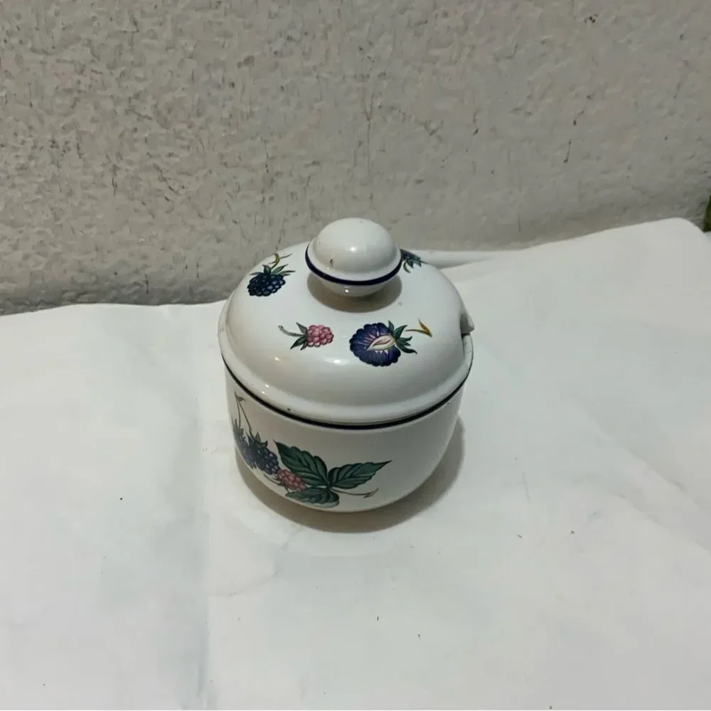 Villeroy & Boch Sugar Bowl & Lid 3